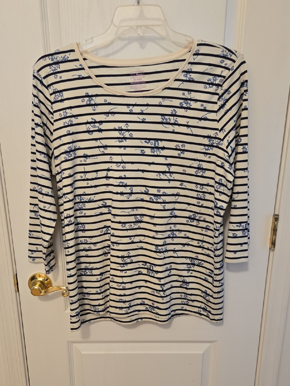 L.L. Bean Navy Striped Floral 3/4 Sleeve Top on Cream SMOKE  FREE HOME